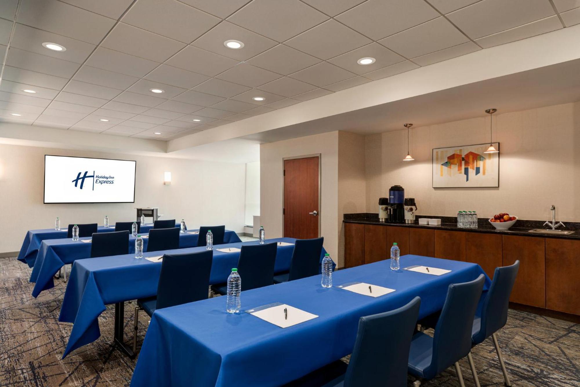 Holiday Inn Express Baltimore At The Stadiums By Ihg Exterior foto